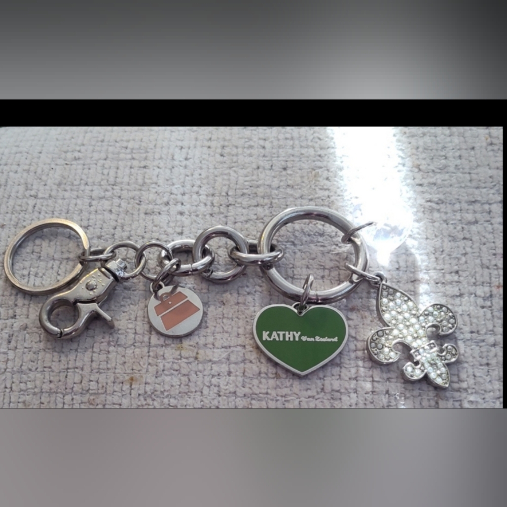 Kathy Van Zeeland Signed Rhinestone Fleur De Lis Heart Keychain Purse Charms Y2k - Picture 9 of 10